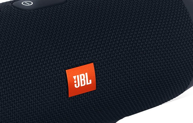 JBL Charge 3 Stealth Edition Bluetooth Lautsprecher, Schwarz, Wasserfest